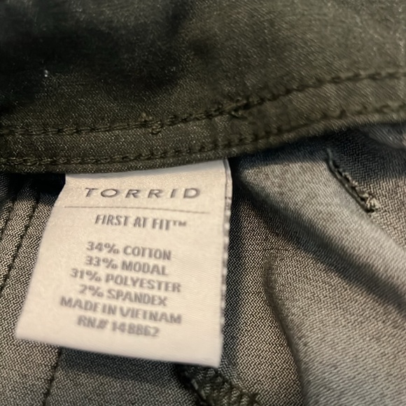 Torrid olive green pants first at fit 16 NWT casual comfy plus size work wear - Picture 10 of 14